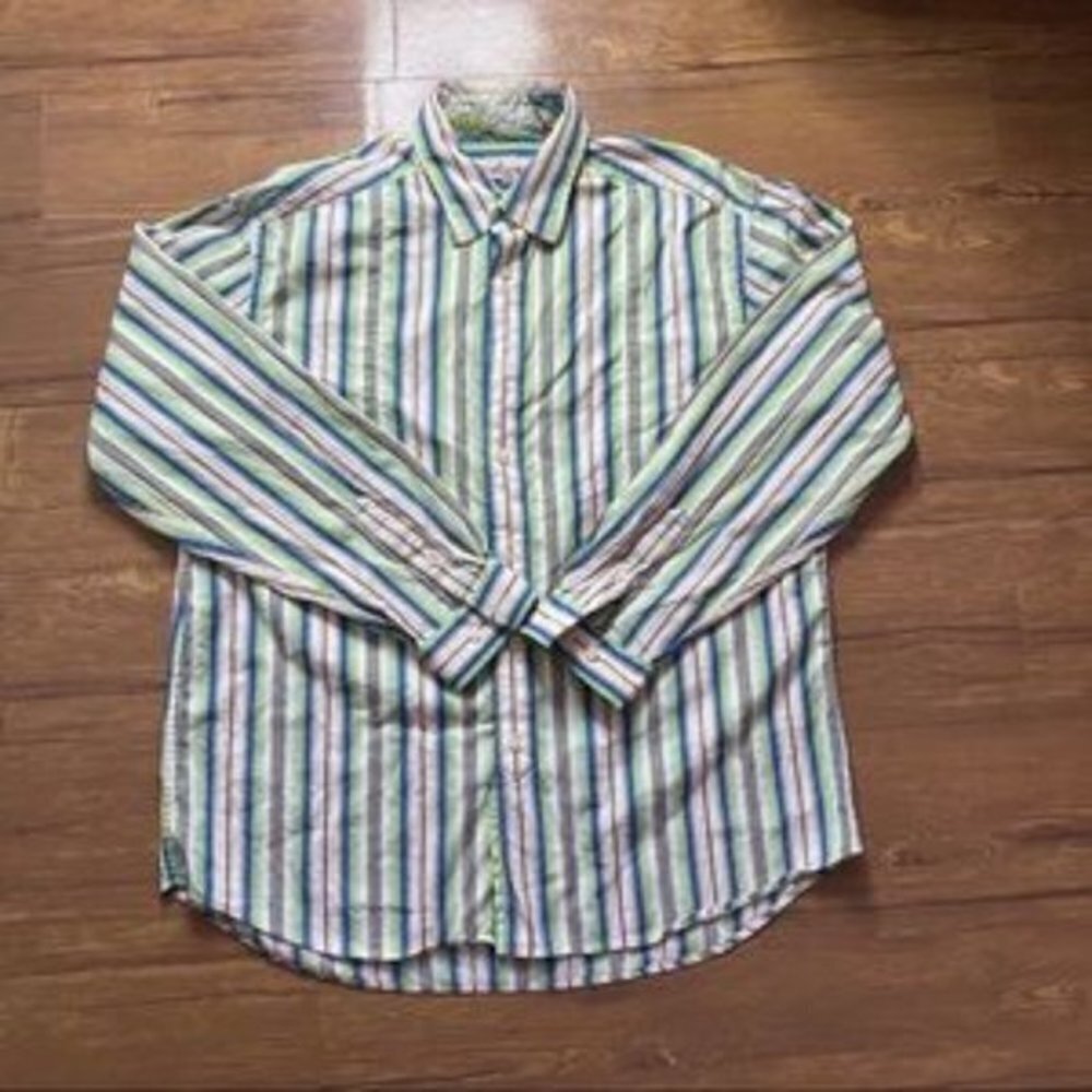 Robert Graham Button Down Stripes Size Large